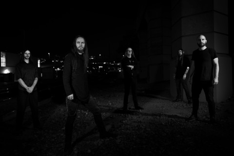 OLD MOON lança single/videoclipe para a faixa-título