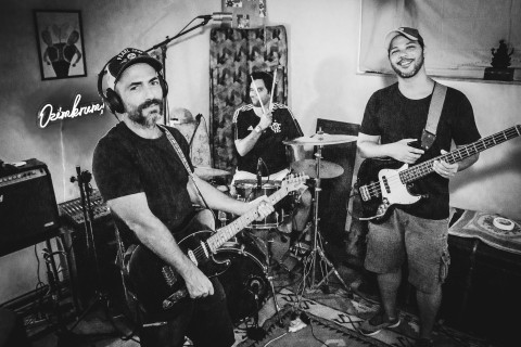 Abrahones Lança Por Sobre o Tempo