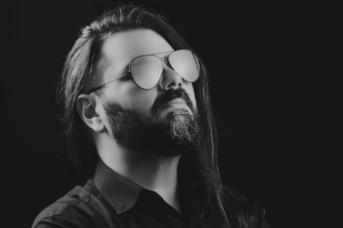 Vocalista do Riffcoven, estreia projeto solo Night For Day com o single "First Blood"