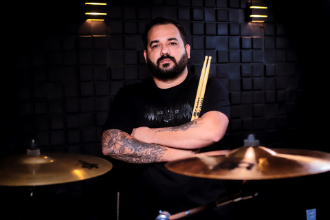 Willian Amorim estreia com EP grandioso ao lado de membros do Gloryhammer, Alestorm e Soulspell