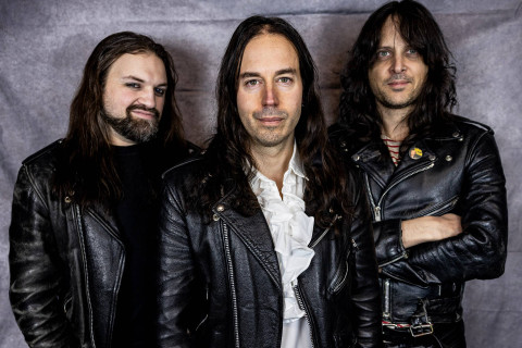 Já disponível! Prepare-se para "sangrar por isso" com o novo álbum de rock-ópera do THUNDEROR!