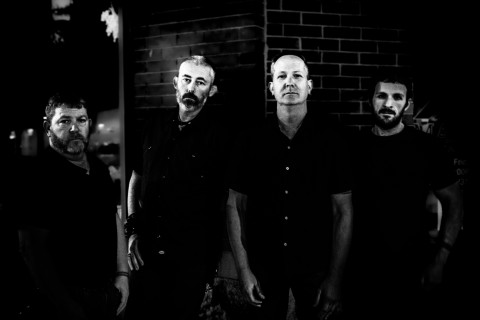 A banda americana de post-metal instrumental Voyagers, A World Worth Burning, revela o novo single "Speak No Evil" e detalhes completos do álbum.