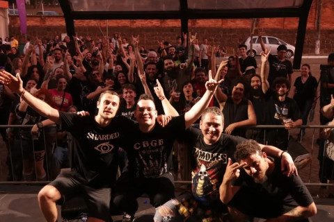 Sharded Lança "Get Away With Me", Um Grito de Grunge Para o Caos Moderno