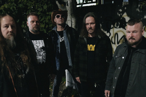 O quarteto finlandês de death-sludge, Black Royal, lança o novo single "Water of the Crow".