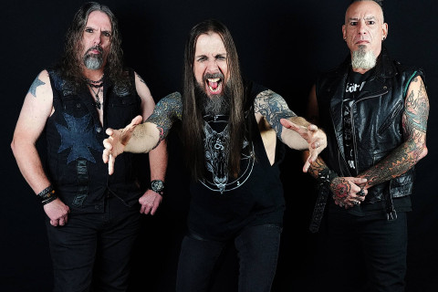 AITTALA lança novo vídeo de performance “Blacklisted”, o primeiro a apresentar o novo baixista Dane Taylor.