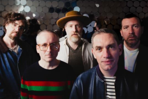 Hot Chip compartilha os remixes de "Ready For The Floor", pelo produtor britânico Mella Dee