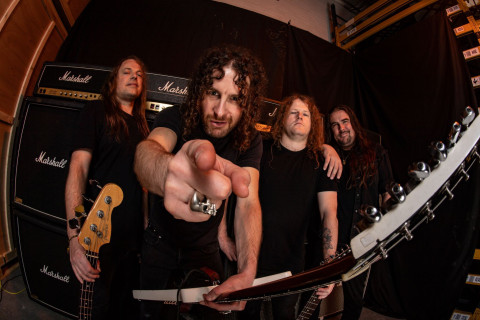 Airbourne lança novo single, "Here She Comes"