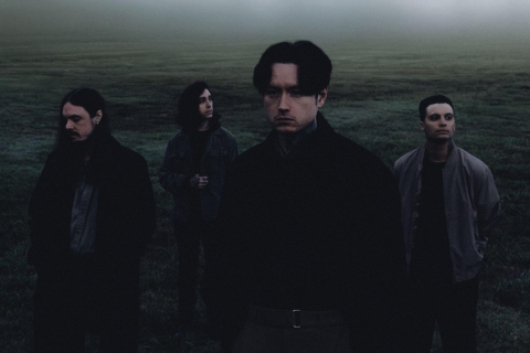 Bad Omens apresenta novo e potente single "Dying To Love"